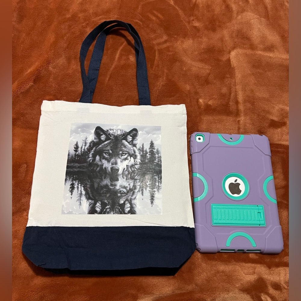 Wolf Shoulder Bag 🐺